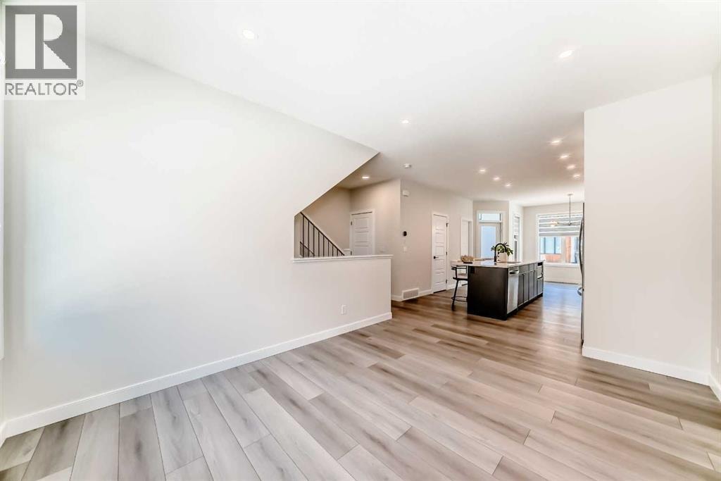 323, 81 Greenbriar Place NW — photo 8