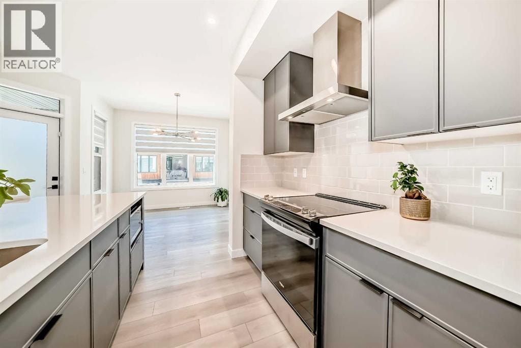 323, 81 Greenbriar Place NW — photo 31