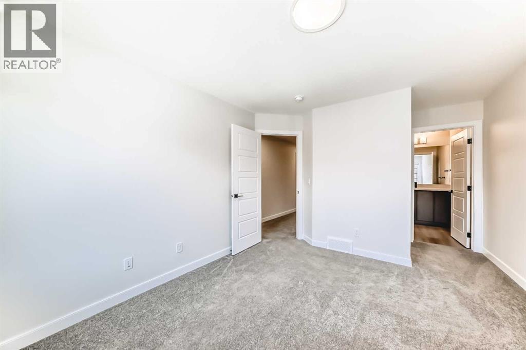 323, 81 Greenbriar Place NW — photo 16