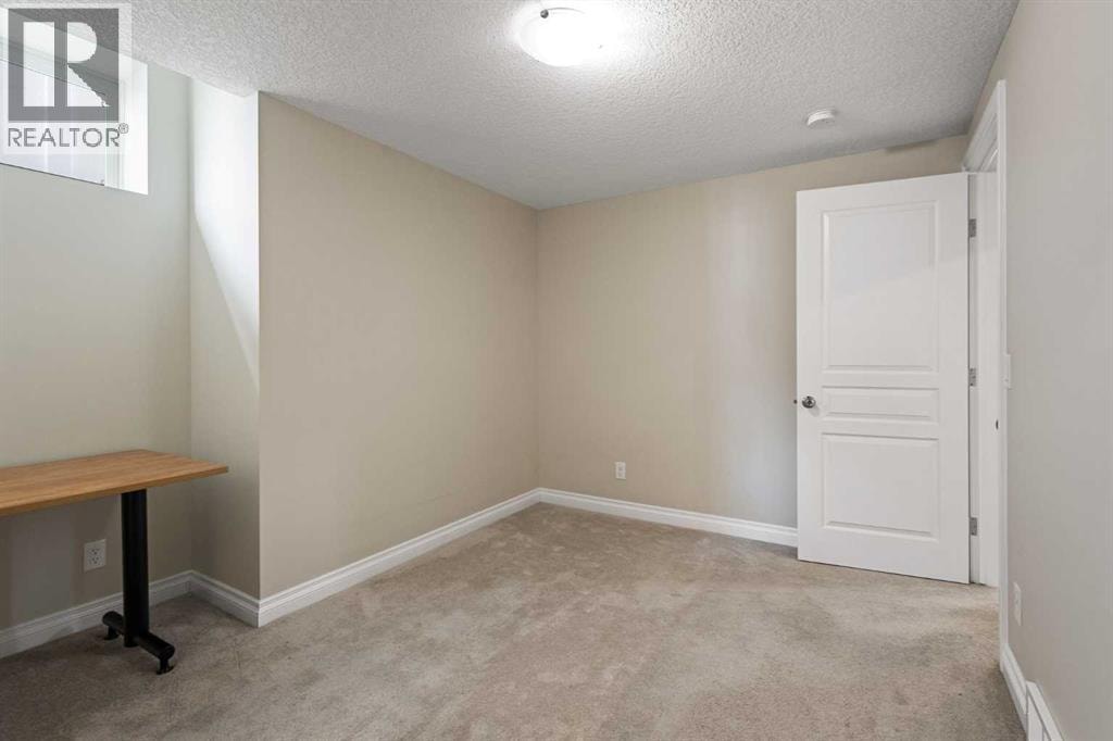 486 Silverado Boulevard SW — photo 43
