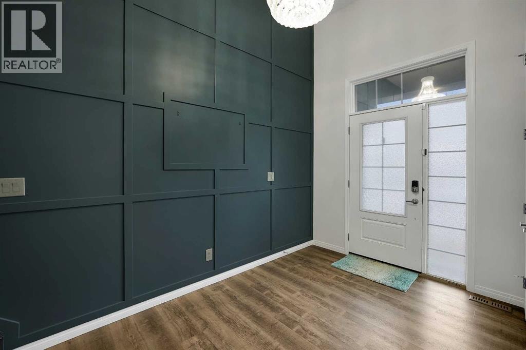 17 Yorkstone Way SW — photo 3