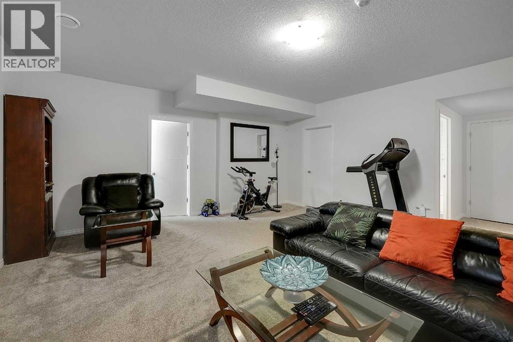 17 Yorkstone Way SW — photo 43