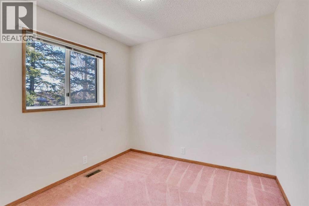 90 Martinridge Crescent NE — photo 15