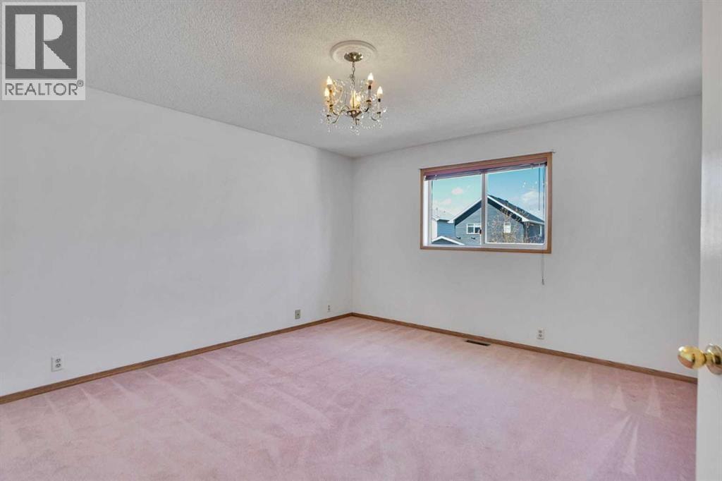 90 Martinridge Crescent NE — photo 17
