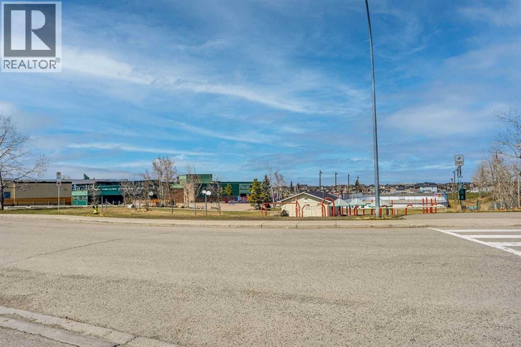 90 Martinridge Crescent NE — photo 48