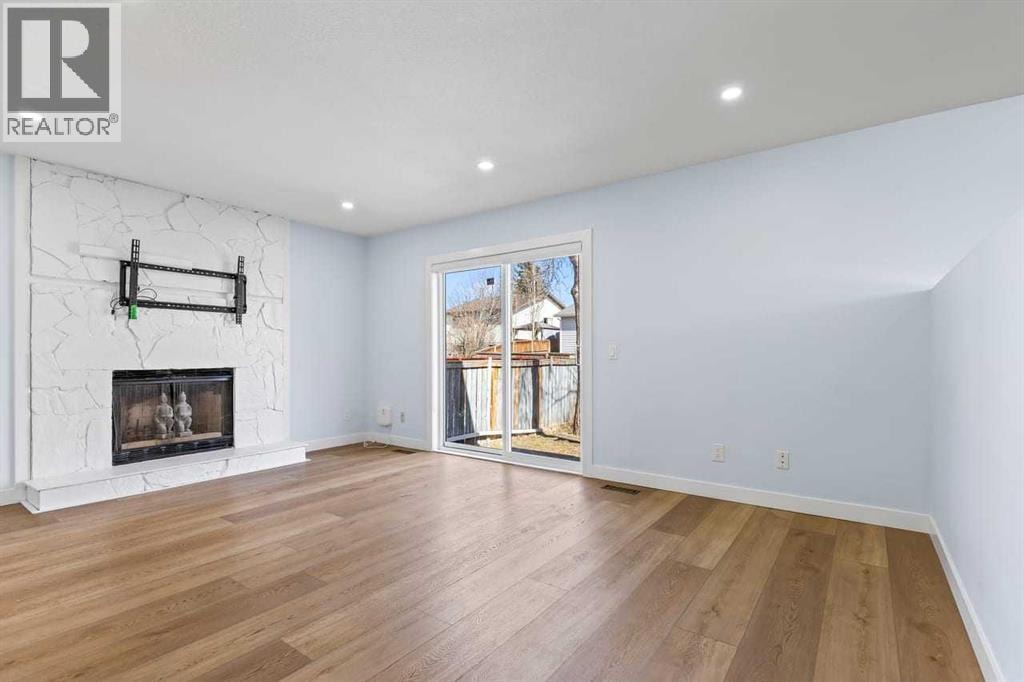 55 Whitehaven Crescent NE — photo 18