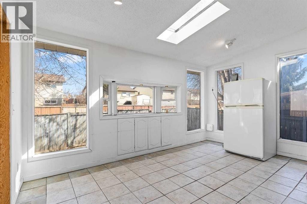 55 Whitehaven Crescent NE — photo 38