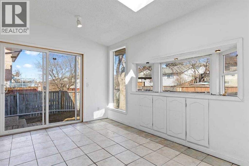 55 Whitehaven Crescent NE — photo 39