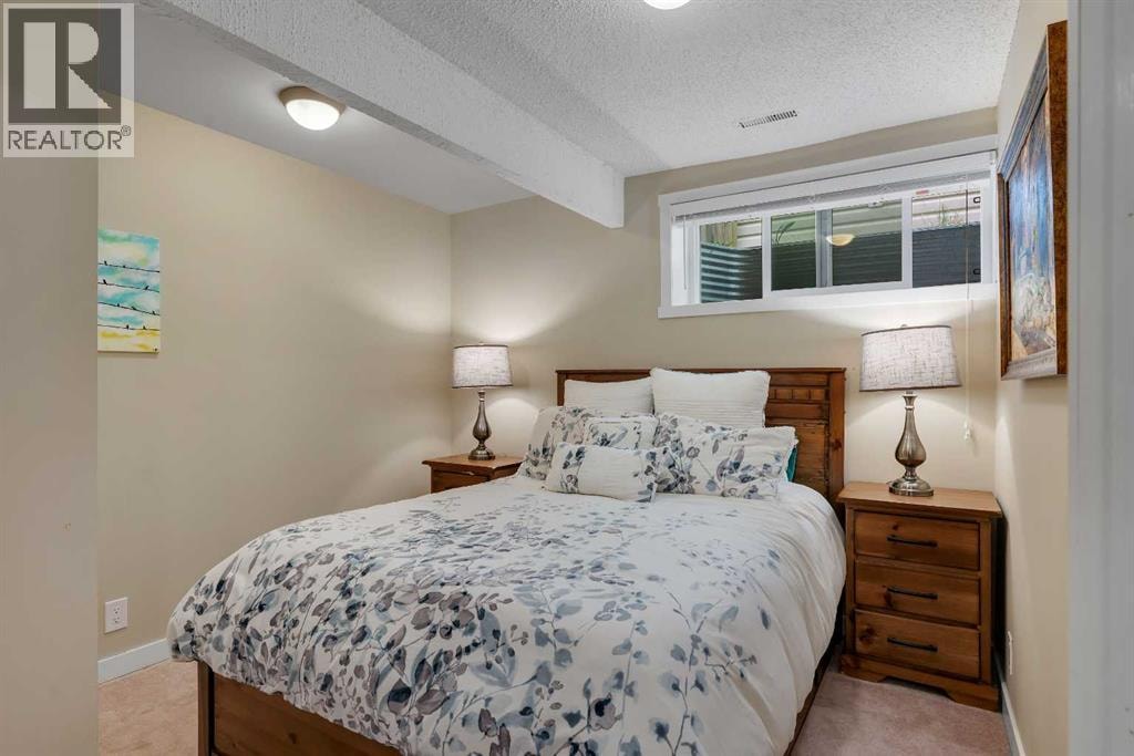 28 Cranwell Crescent SE — photo 41