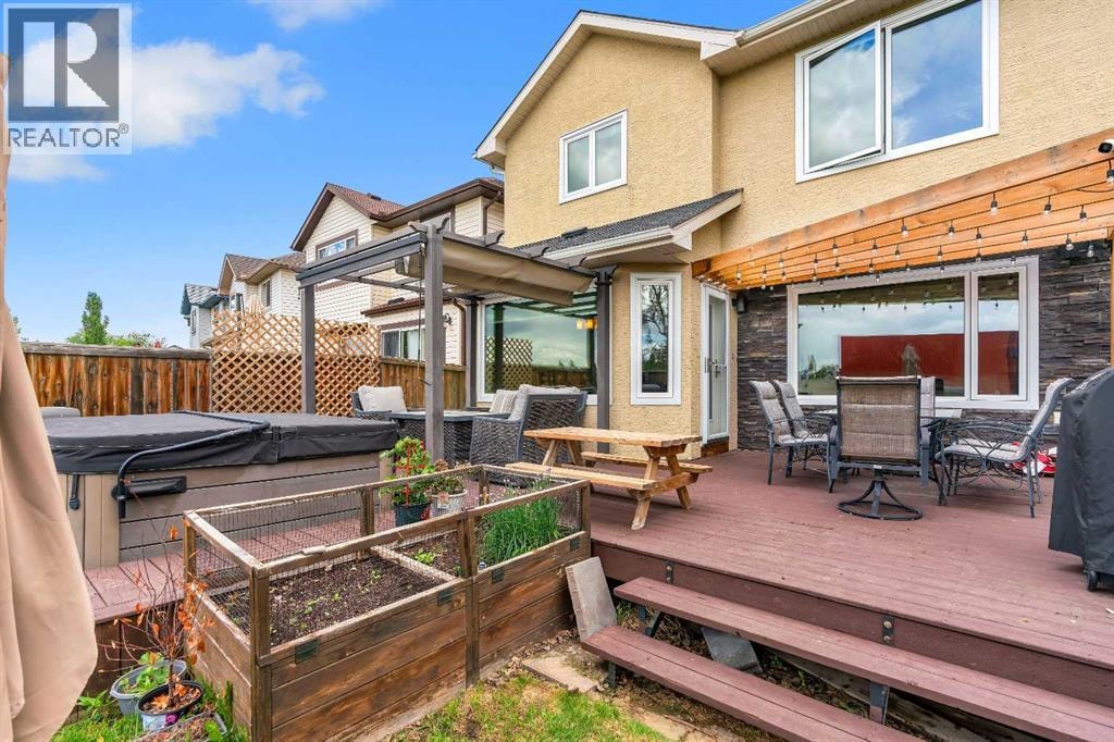 28 Cranwell Crescent SE — photo 45