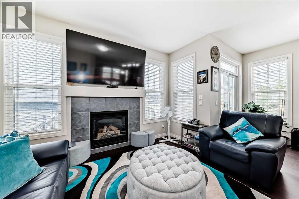 136 Redstone Avenue NE — photo 10