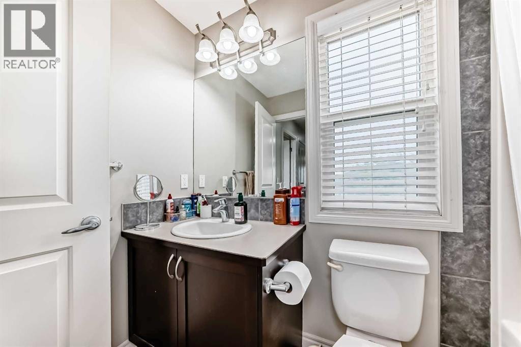 136 Redstone Avenue NE — photo 18