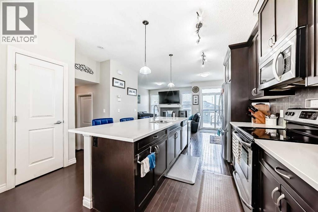 136 Redstone Avenue NE — photo 5