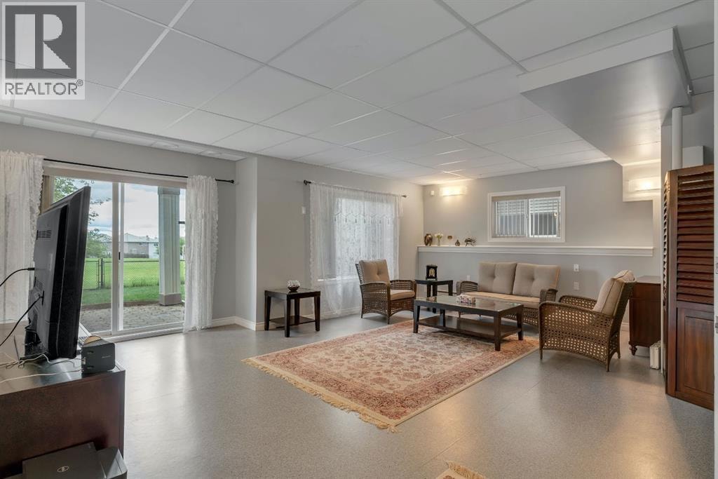 208 Royal Birch Circle NW — photo 31