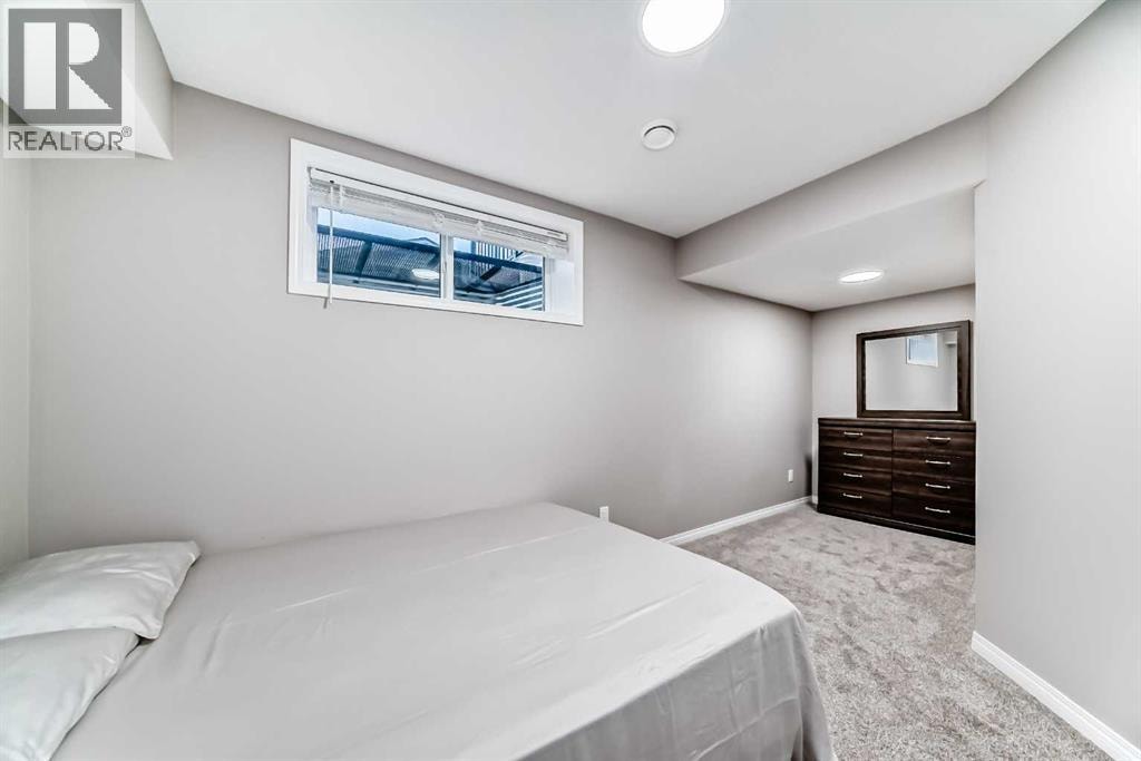 246 Midgrove Mews SW — photo 34