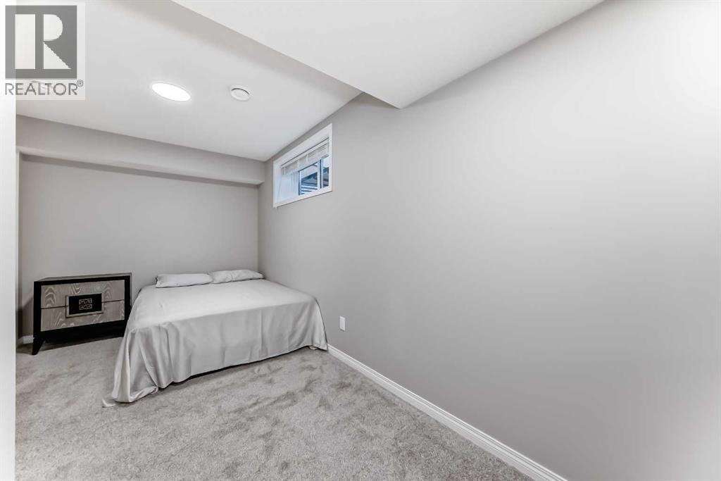 246 Midgrove Mews SW — photo 35