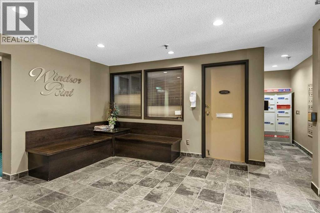 102, 723 57 Avenue SW — photo 31