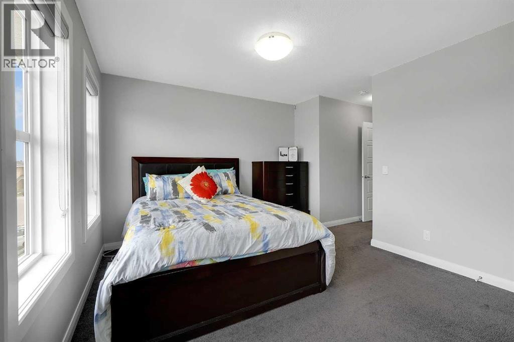 98 Red Sky Green NE — photo 25