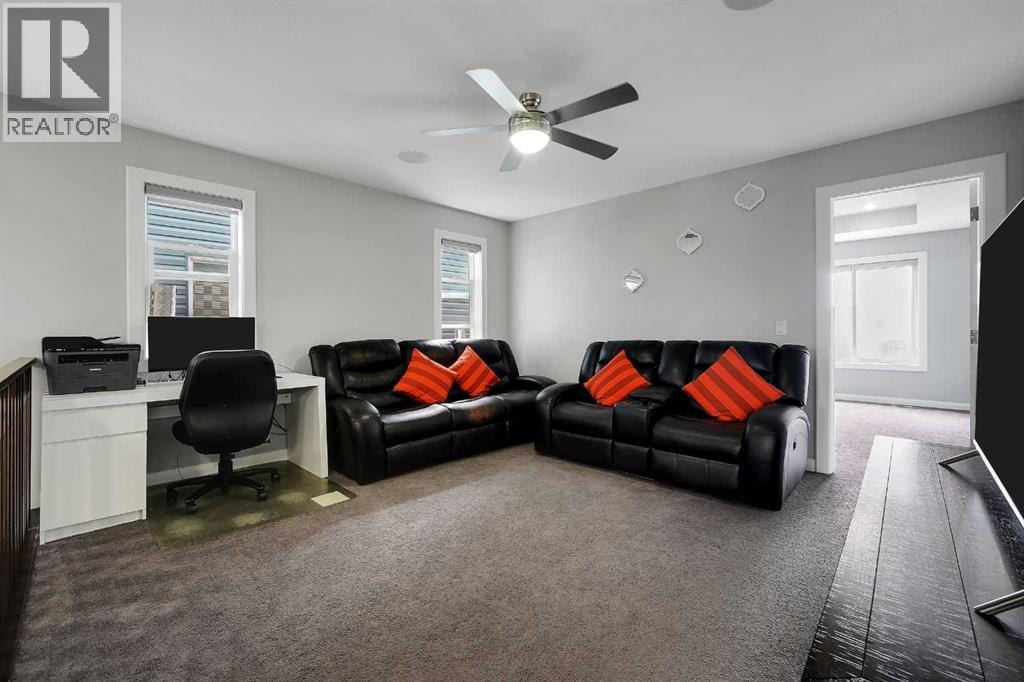 98 Red Sky Green NE — photo 31