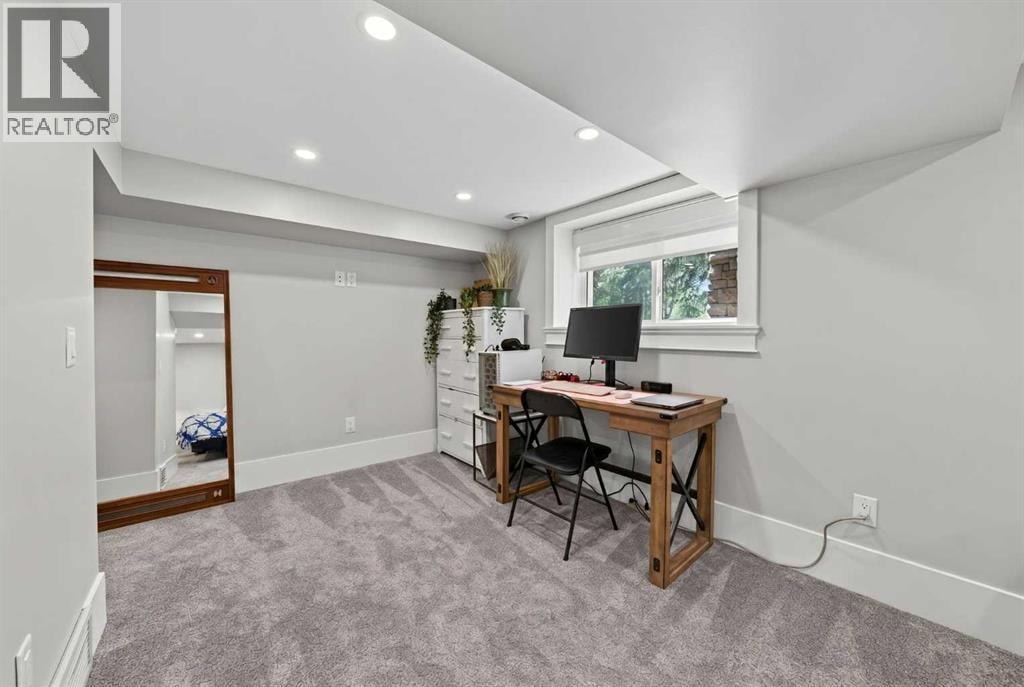 7136 Bow Crescent NW — photo 37