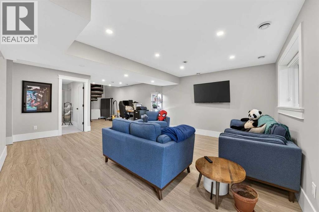 7136 Bow Crescent NW — photo 33