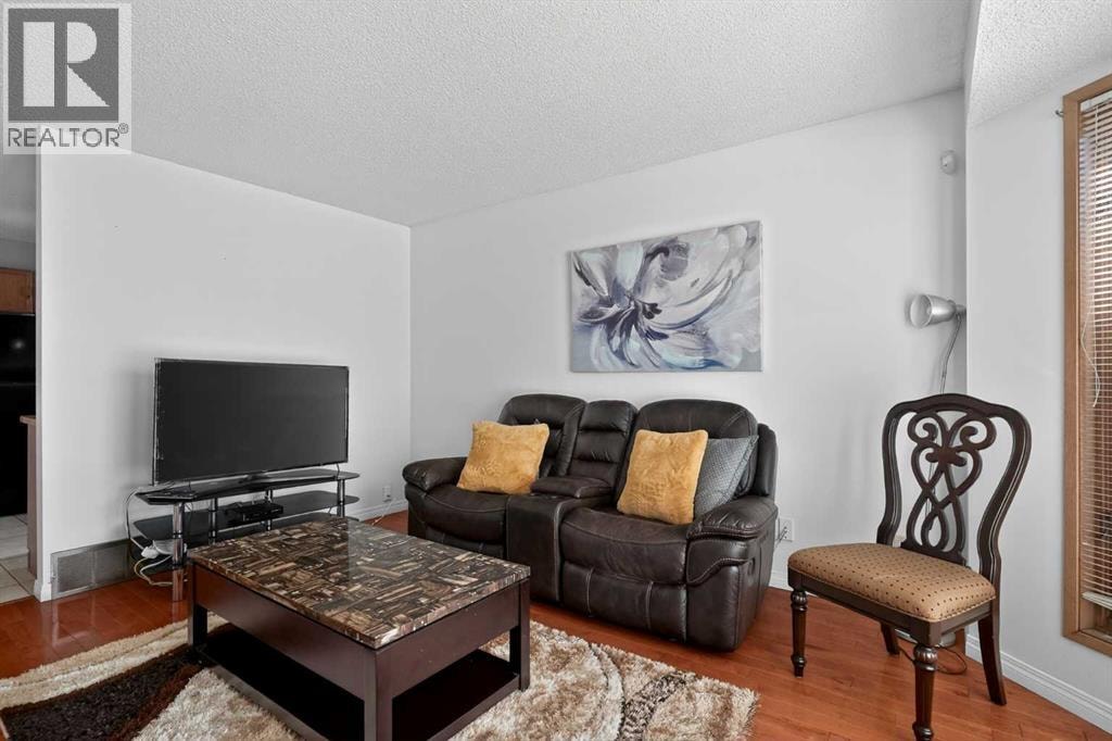 18 Martinview Crescent NE — photo 11
