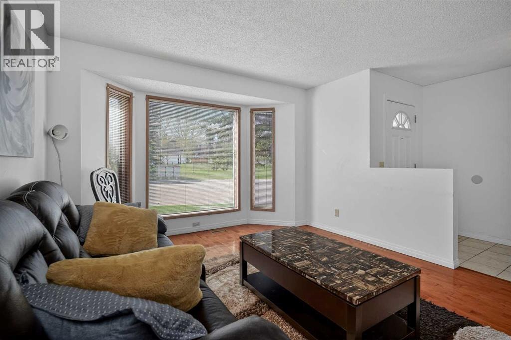 18 Martinview Crescent NE — photo 9