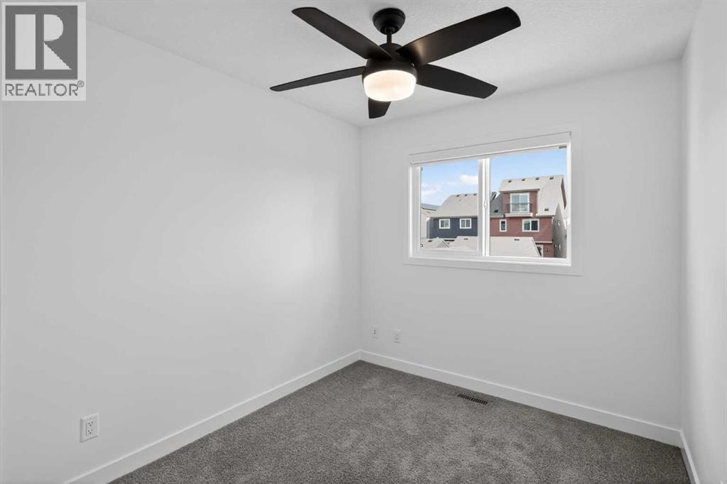 12 Heirloom Crescent SE — photo 31