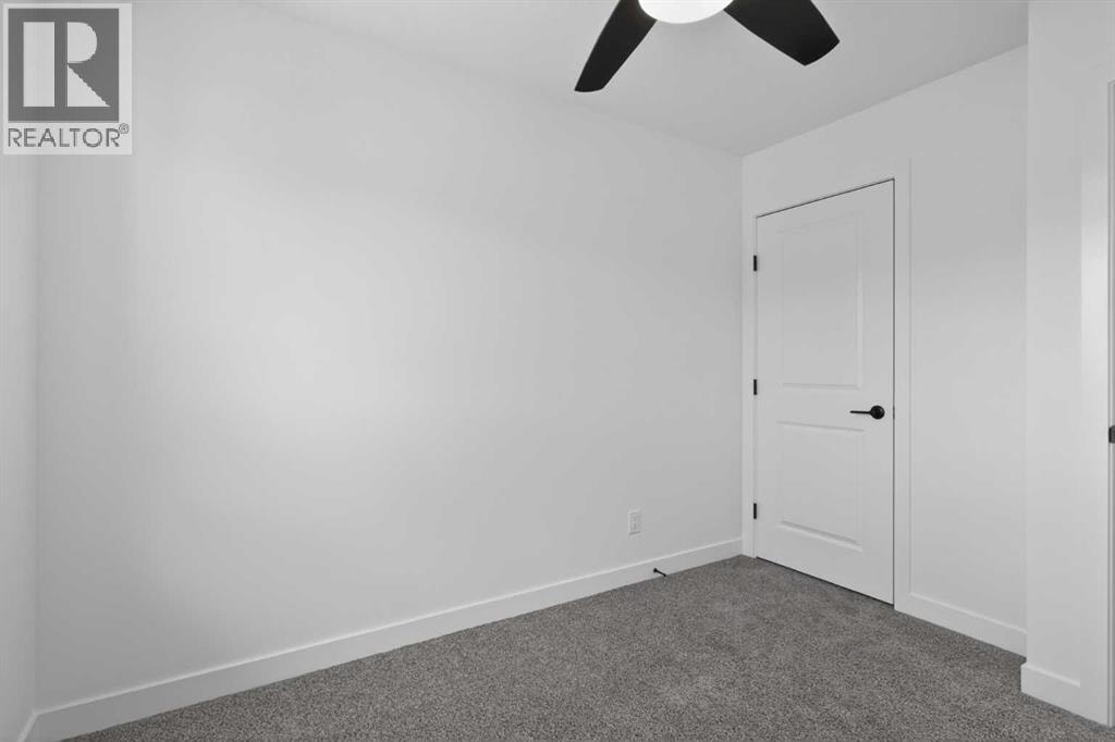 12 Heirloom Crescent SE — photo 34