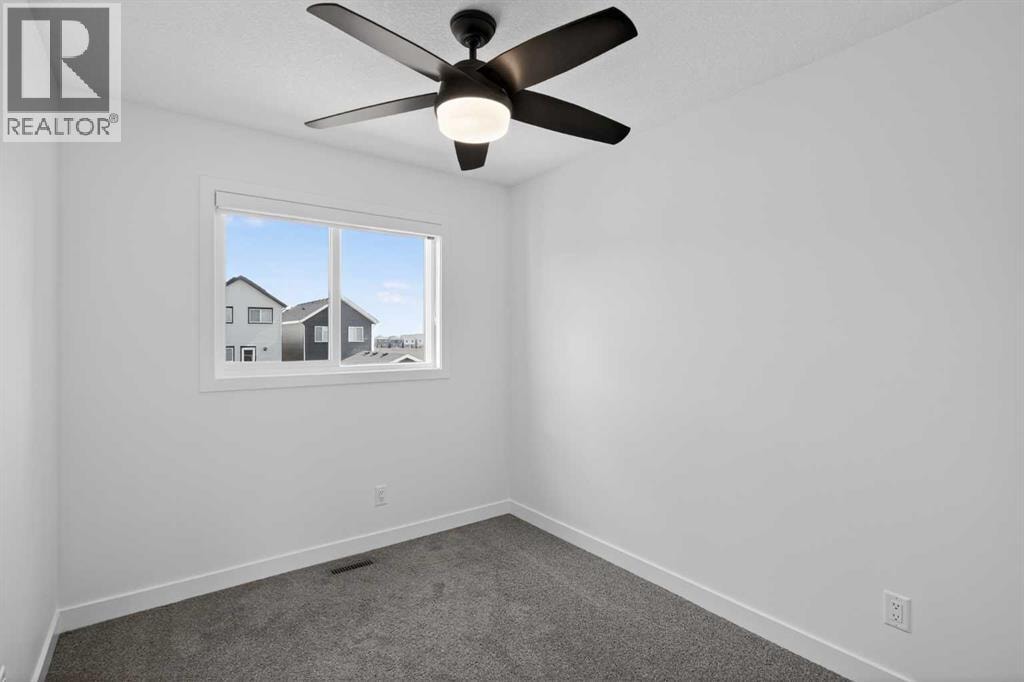12 Heirloom Crescent SE — photo 33