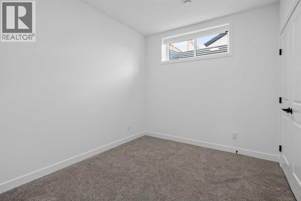 12 Heirloom Crescent SE — photo 42