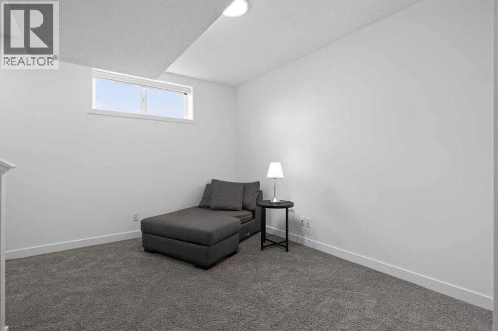 12 Heirloom Crescent SE — photo 40