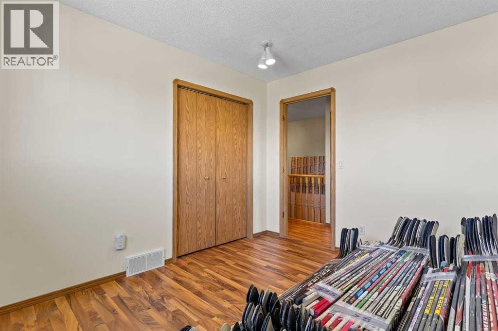 158 Saratoga Close NE — photo 24