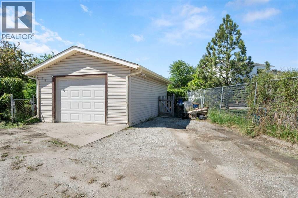 24 Cedardale Rise SW — photo 34