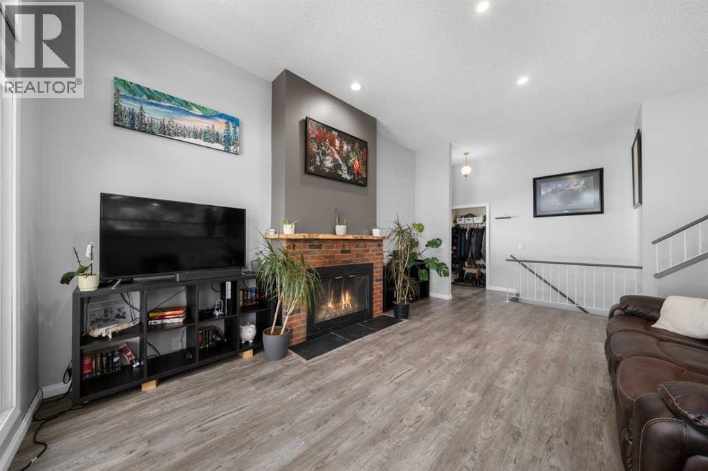 24 Cedardale Rise SW — photo 5