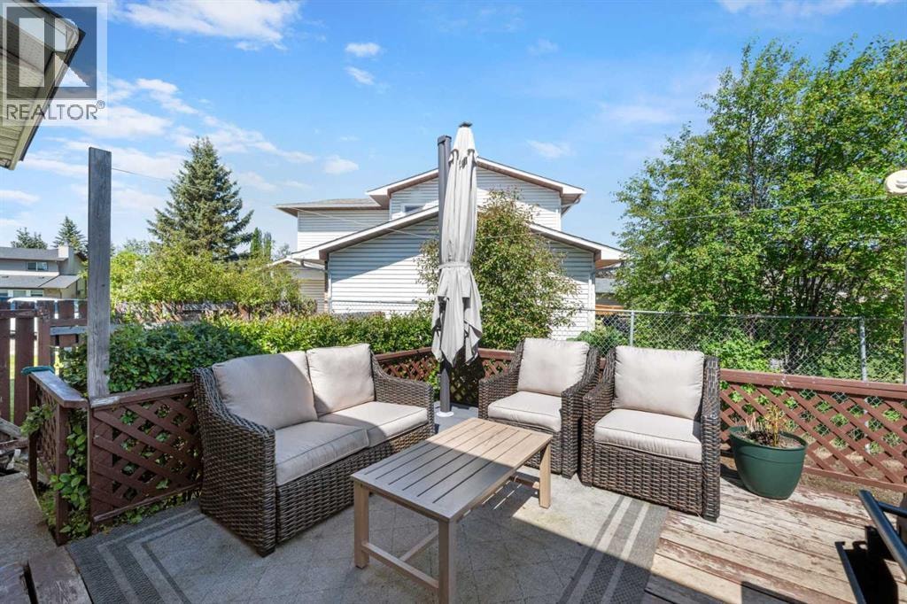 24 Cedardale Rise SW — photo 32
