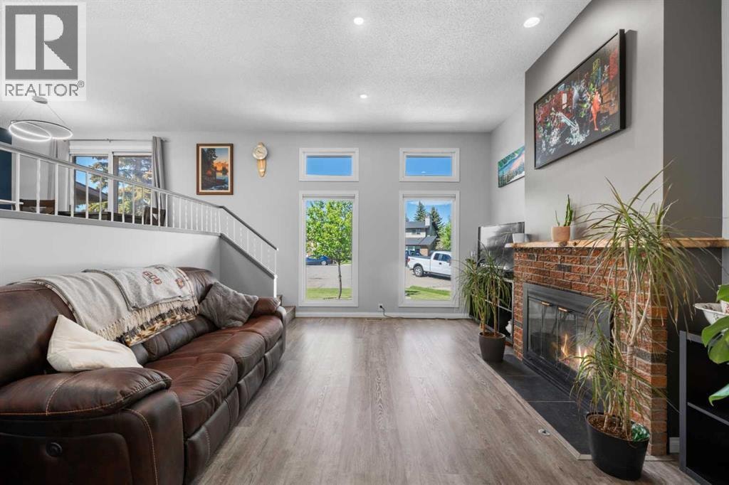 24 Cedardale Rise SW — photo 4