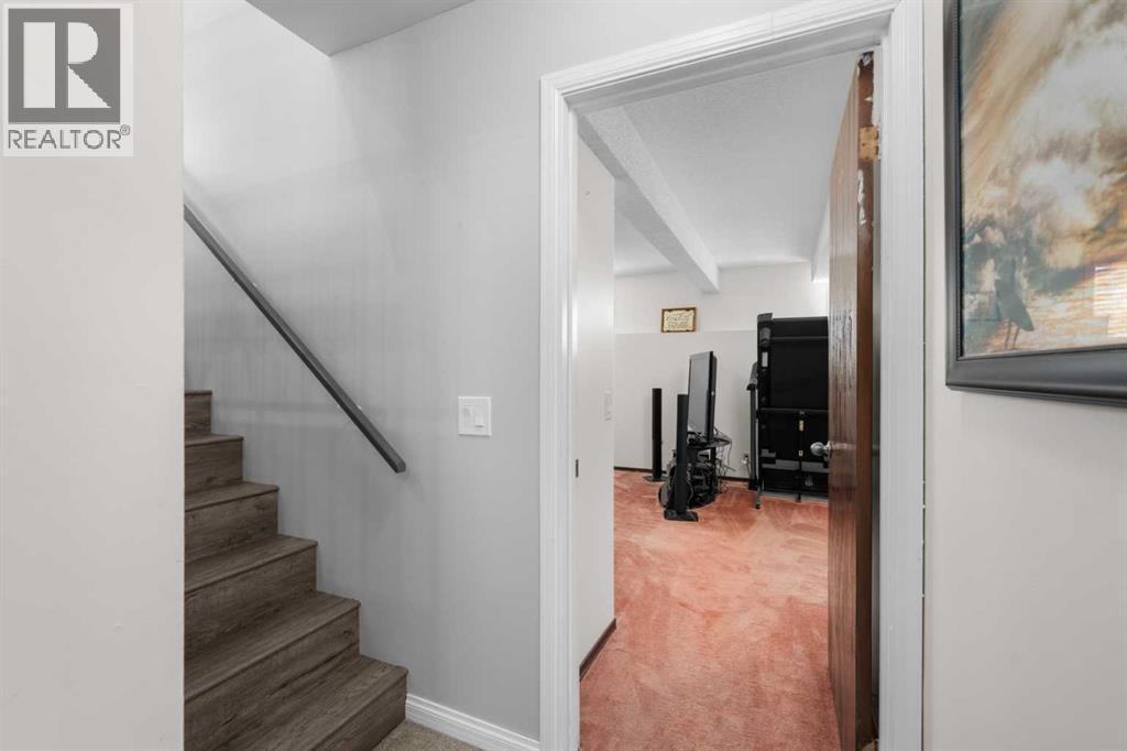 24 Cedardale Rise SW — photo 16