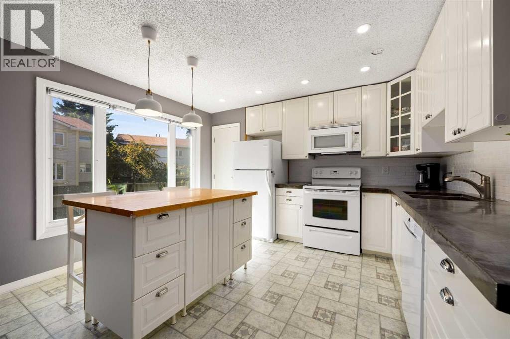 723 Queenston Terrace SE — photo 10