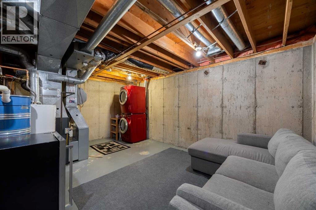 723 Queenston Terrace SE — photo 32