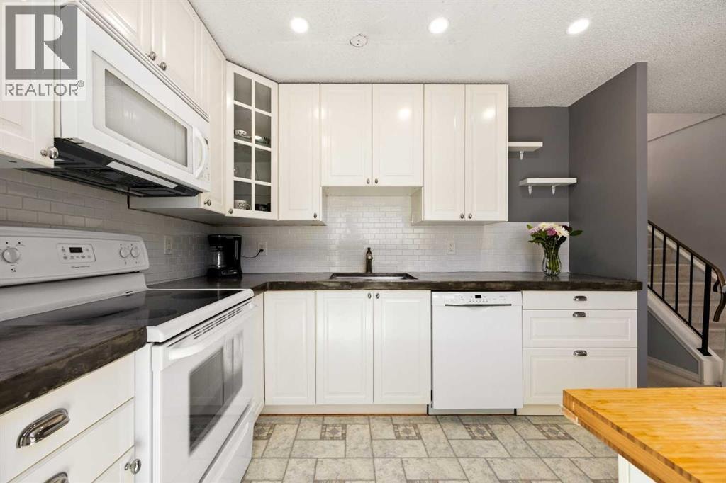 723 Queenston Terrace SE — photo 12