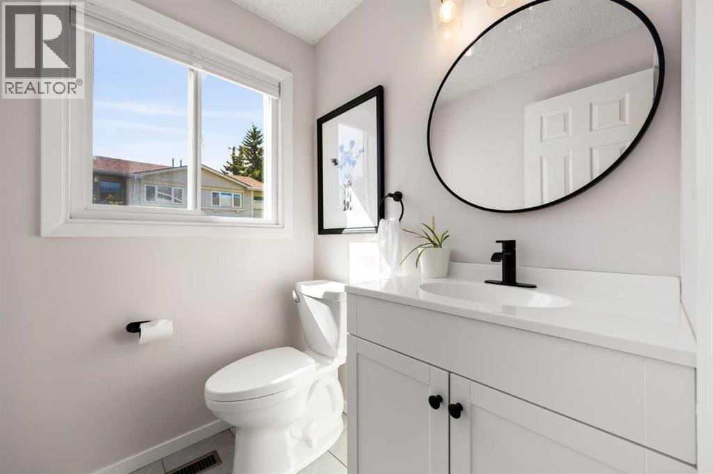 723 Queenston Terrace SE — photo 13