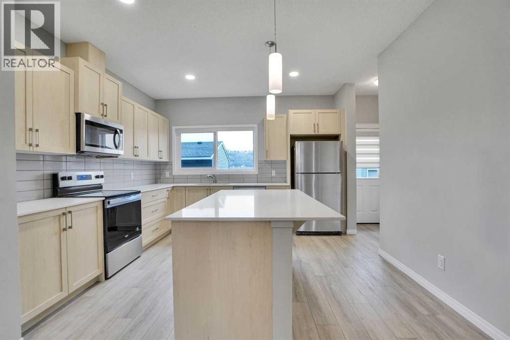 667 Wolf Willow Boulevard SE — photo 13