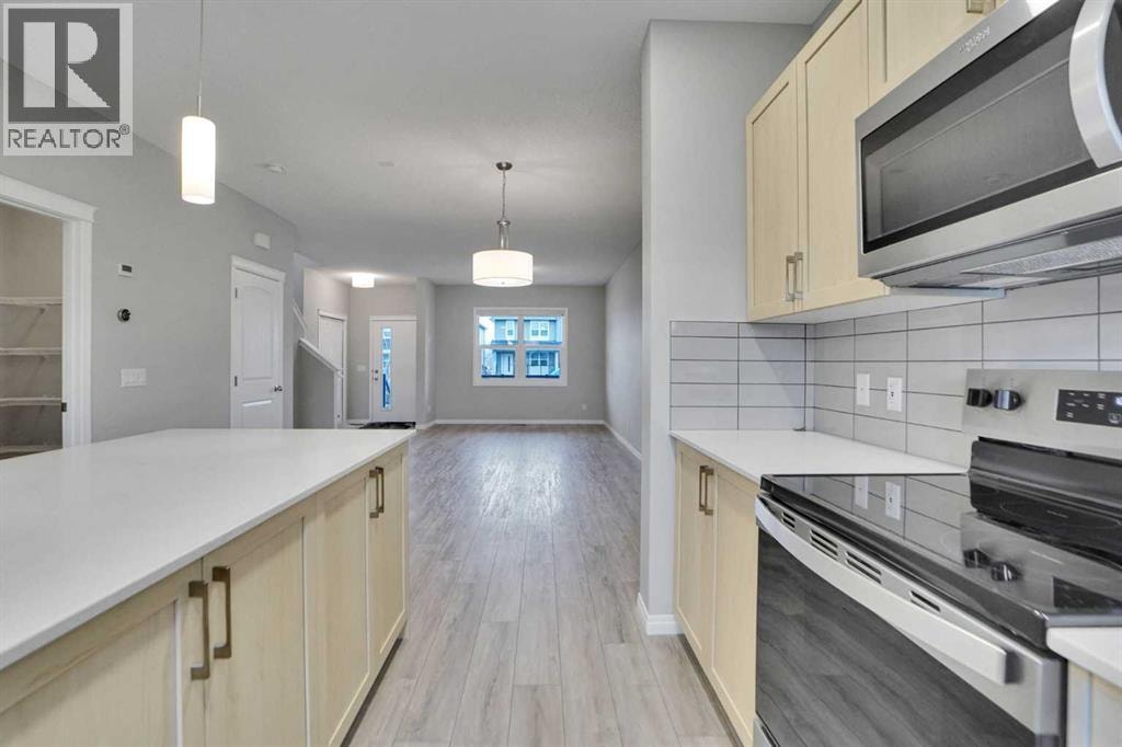 667 Wolf Willow Boulevard SE — photo 17