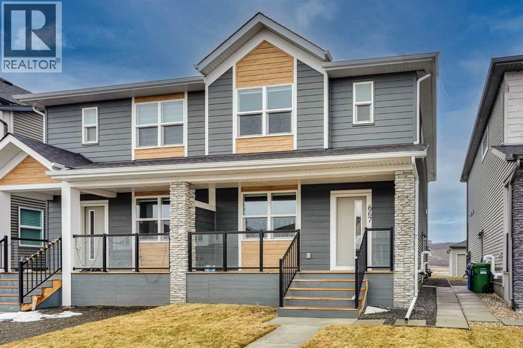 667 Wolf Willow Boulevard SE — photo 3