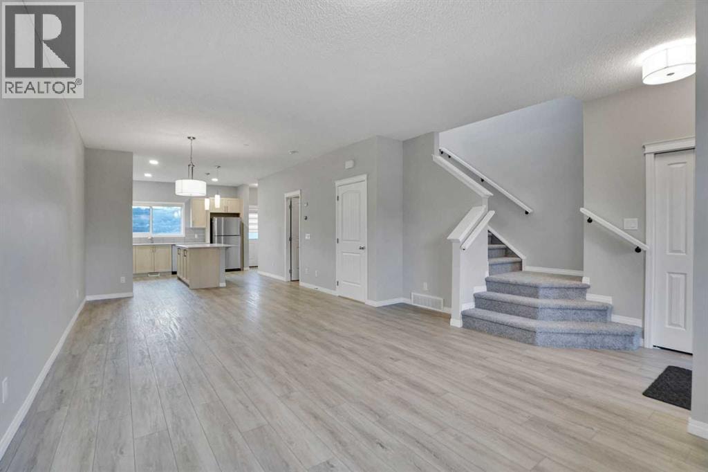 667 Wolf Willow Boulevard SE — photo 11