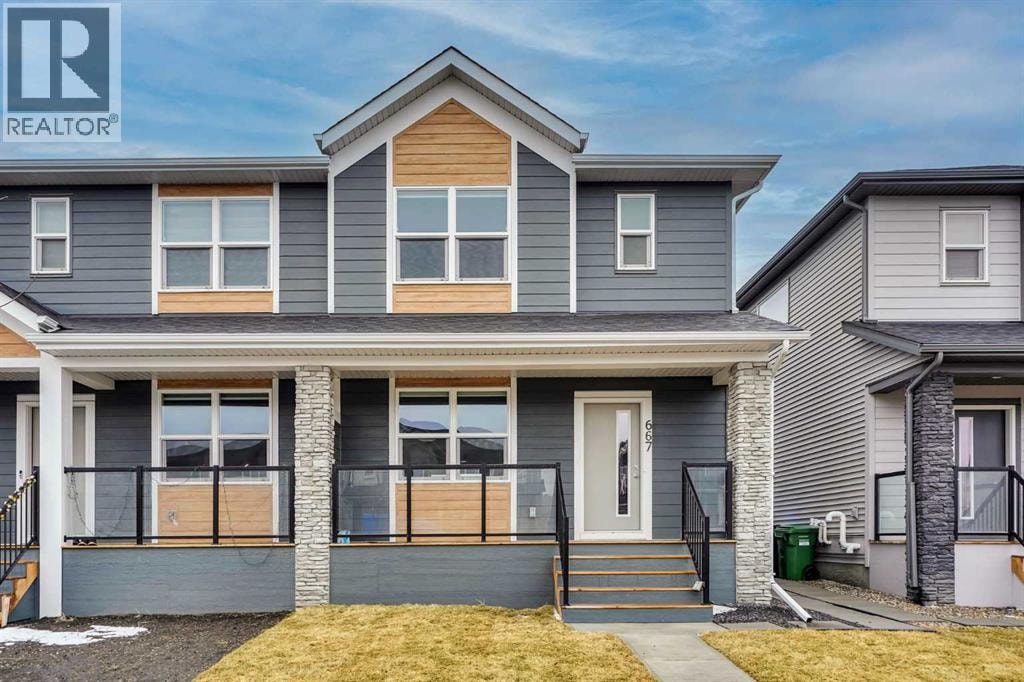 667 Wolf Willow Boulevard SE — photo 2