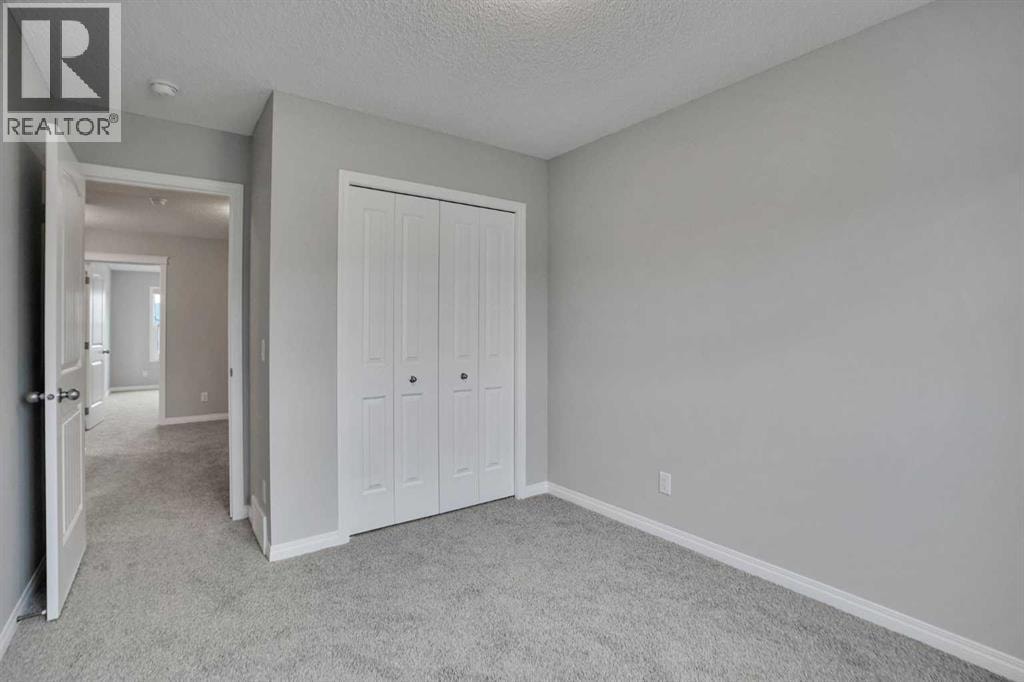 667 Wolf Willow Boulevard SE — photo 34