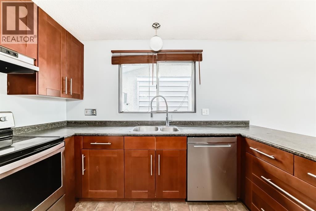 4603 41 Street NW — photo 8