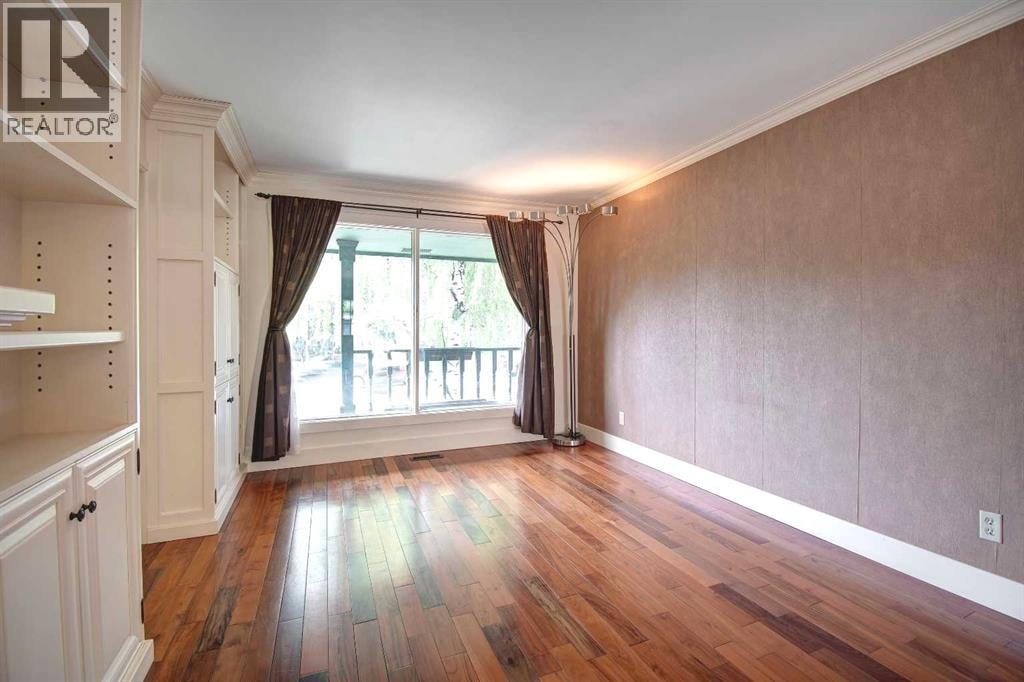 294 Southampton Drive SW — photo 12